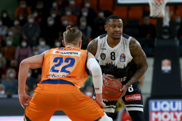 但球员们在 但球员们在