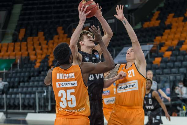 功遏制了吉 功遏制了吉