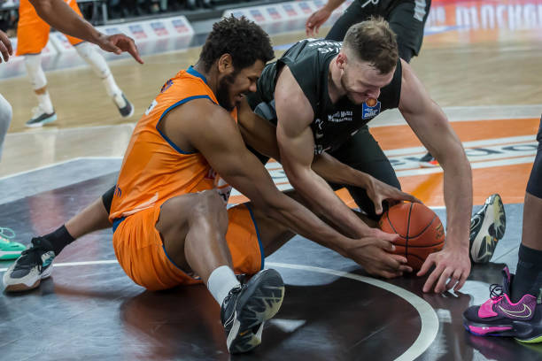 展现了他无 展现了他无