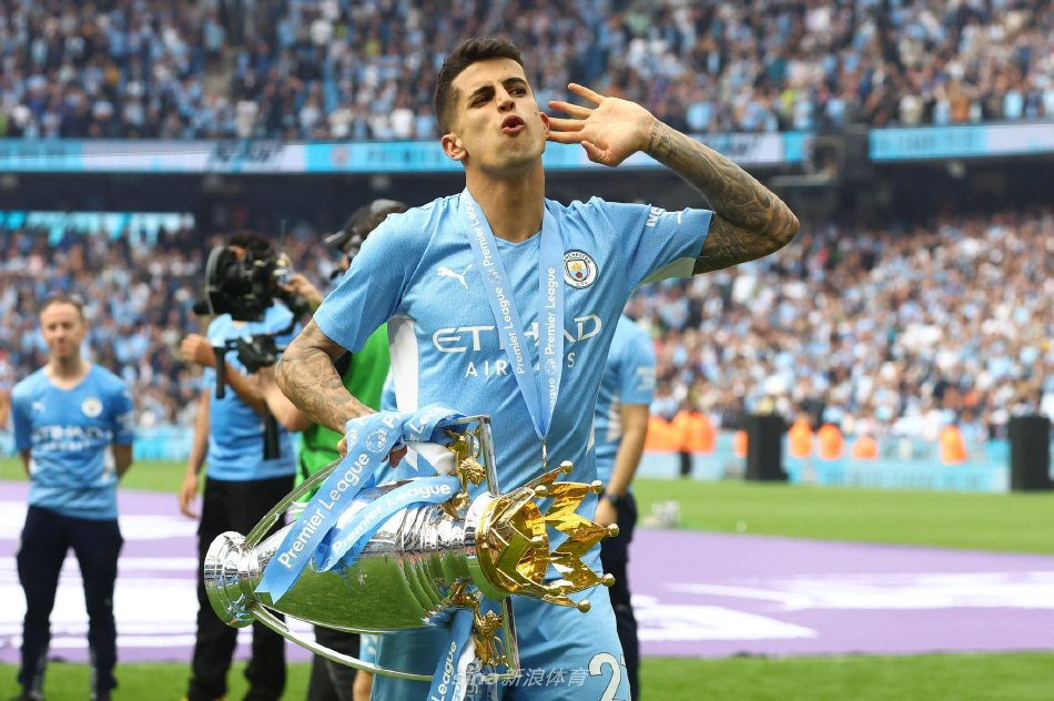 夏天最引人 夏天最引人