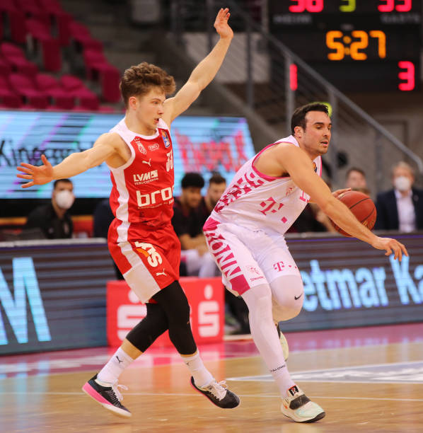 中场的关键 中场的关键