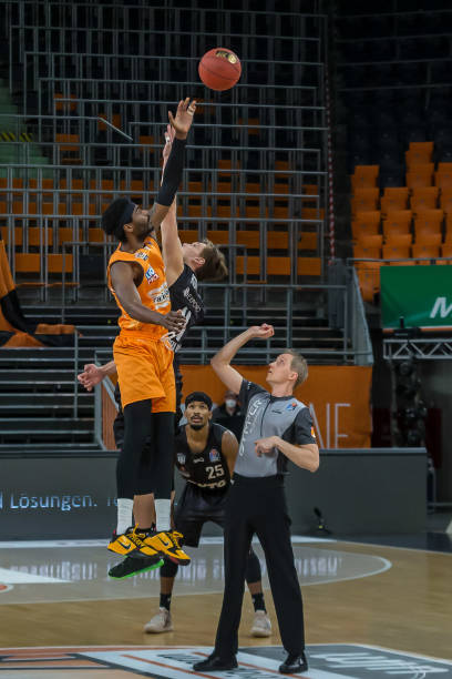 同埃杜的审 同埃杜的审